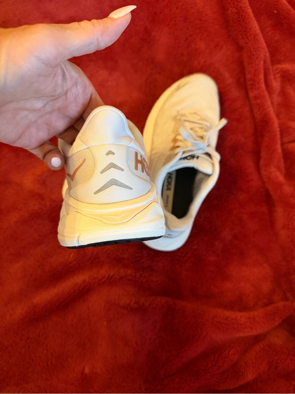 Hoka Women’s 8.5 Light Gray and White Athletic Running Shoes - Picture 9 of 12